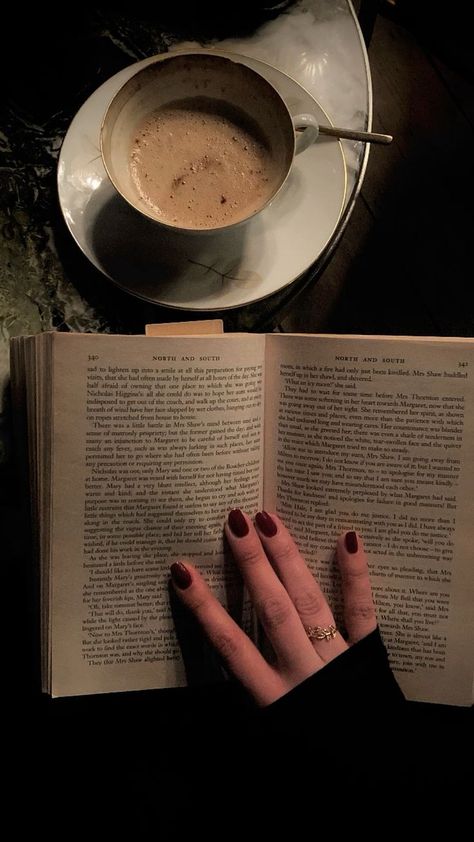 Book And Coffee Aesthetic, Coffee And Books Aesthetic, Classic Books Aesthetic, Cozy Book Aesthetic, Reading Motivation, Chaotic Academia, Reading A Book, Dark Academia Aesthetic, Academia Aesthetic