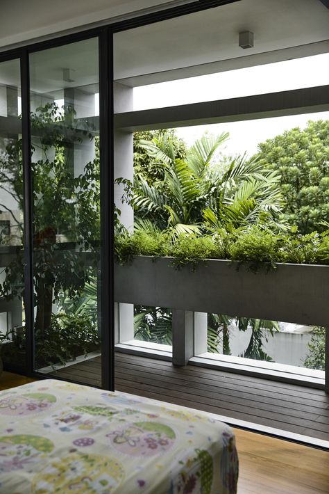 Gallery of Verdant Verandahs House / HYLA Architects - 12 Hyla Architects, Apartment Exterior, African House, Green Facade, Tropical Architecture, Modern Villa Design, House Design Pictures, House Deck, Interiors Dream