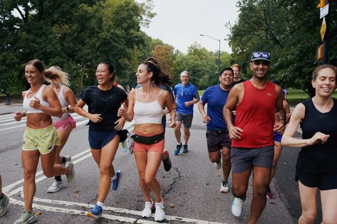 New York’s Running Clubs Are an Opportunity for Exercise and Community - The New York Times Running Friends, Run Club, Running Team, Low Intensity Workout, Thursday Evening, Running Club, Marriage And Family Therapist, Water Fountains, People Running