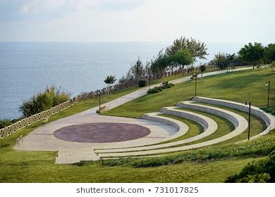 Small Outdoor Ampitheater, Ampitheater Seating Outdoor, Outdoor Amphitheater Architecture, Outdoor Amphitheater Design, Amphitheater Landscape, Outdoor Ampitheater, Amphitheater Design, Amphitheater Architecture, Park Amphitheater