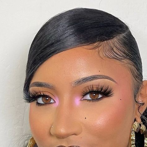 NaturalFaced Artistry 🖌 on Instagram: "😍🩷 ain’t been posting much but we still working @madeinjamaycaa 🩷 #sacramentomua #naturalfaced #beat" Natural Beat On Black Women, Light Beat Makeup Black Women, Makeup Beats Black Women, Full Beat Makeup Black Women, Beat Face Black Women, Grad Makeup, Natural Beat, Fall Baddie, Makeup Beauty Room