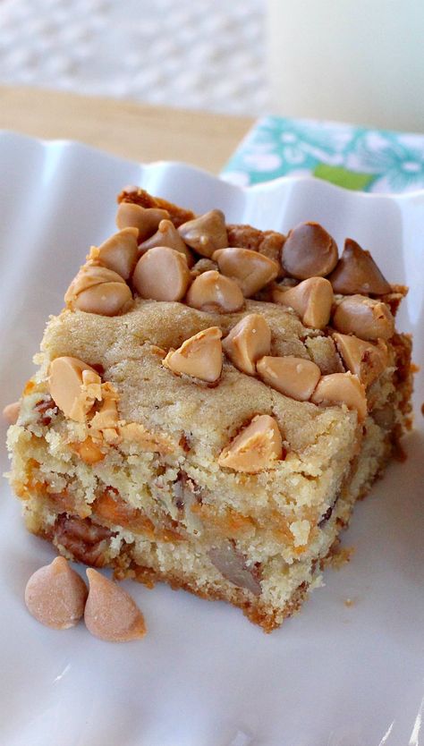 Amazing Brownies, Butterscotch Brownies, Butterscotch Recipes, Cookie Dough Cake, Blondie Brownies, Cookie Brownie Bars, Dessert Bar Recipe, Butterscotch Chips, Cookie Bar Recipes