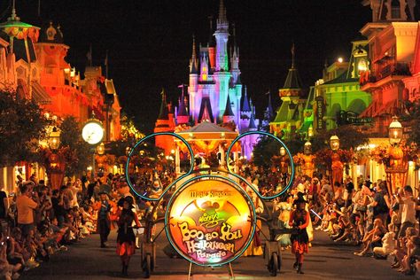 Disney's Not so Scary Halloween Party...can't wait till October!! Disney World Halloween, Halloween Week, Halloween Parade, Scary Halloween Party, Disney Magic Kingdom, Walt Disney World Vacations, Disney Planning, All I Ever Wanted, Halloween Event