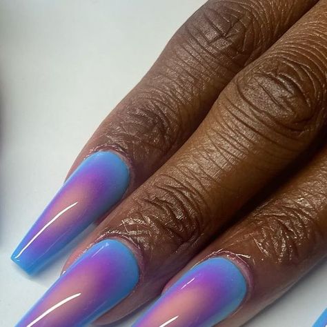 chloe on Instagram: "summer aura" Aura Nails On Dark Skin, Sparkly Aura Nails, Retro Inspired Nails, Aura Nails Rainbow, Pink Blue And White Nails, Coffin Aura Nails, Aura Nail Design, Purple And Blue Acrylic Nails, Lavender Aura Nails