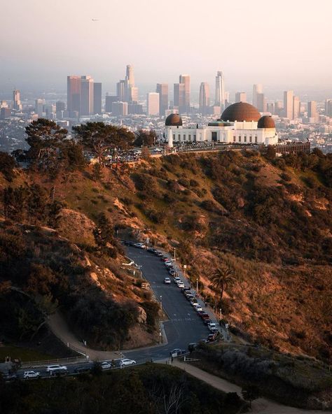 The observatory is now open to the public and visitors can look through telescopes and explore exhibits to learn more about the cosmos Los Angeles California Photography, Custom Photo Calendar, Oceanside California, Sony A7iii, Cali Life, Griffith Observatory, Los Angeles Travel, Hits Different, Universal Studios Hollywood