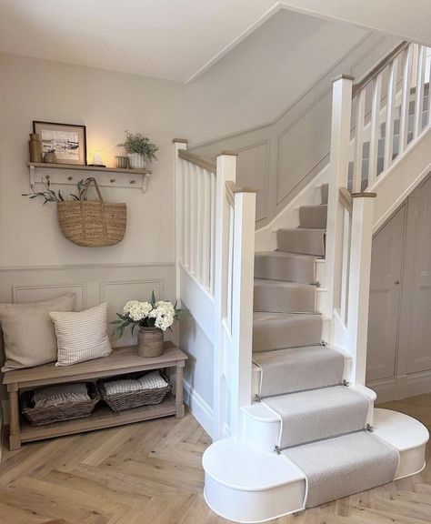 Hall And Landing Ideas, Aesthetic House Entrance, Cotswold Cottage Interior, Beautiful House Designs, Hallway Stairs And Landing, Cotswolds Home, Cottage Hallway, Hallway Panelling, Cottage House Interior