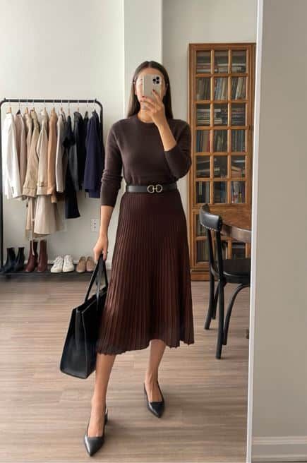 20 Chic Day to Night Outfit Ideas for Seamless Transitions Business Professional Outfits For Women Skirt, Classy Petite Style, Petite Skirt Outfit, Work Gala Outfit, Girly Work Outfits, Professional Outfits Dress, Work Outfit Skirt, Day To Night Outfit Ideas, Millennial Outfits