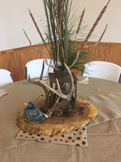 Hunting Decorations Party, Graduation Hunting Theme, Hunting Wedding Theme Centerpieces, Hunting Centerpieces, Hunting Centerpiece Ideas, Duck Hunting Centerpieces, Hunting Table Decorations, Duck Hunting Table Centerpieces, Hunting Themed Centerpieces