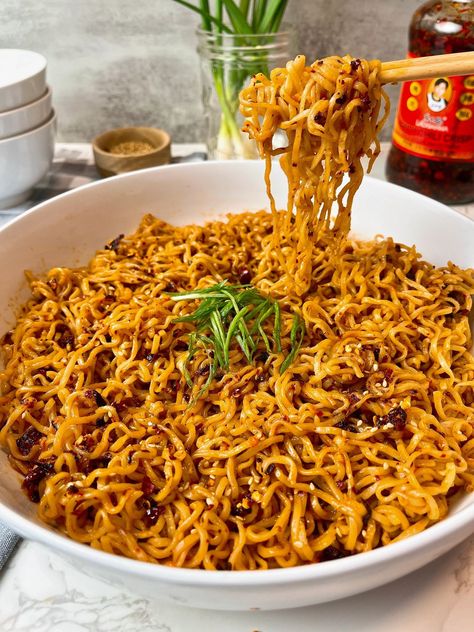 Chili Crisp Ramen Noodles Chili Crunch Noodles, Chili Crisp Uses, Chili Crunch Recipe, Chili Crisp Noodles, Indian Noodles, Ramon Noodles, Spicy Ramen Noodles, Crazy Bread, Chili Crunch