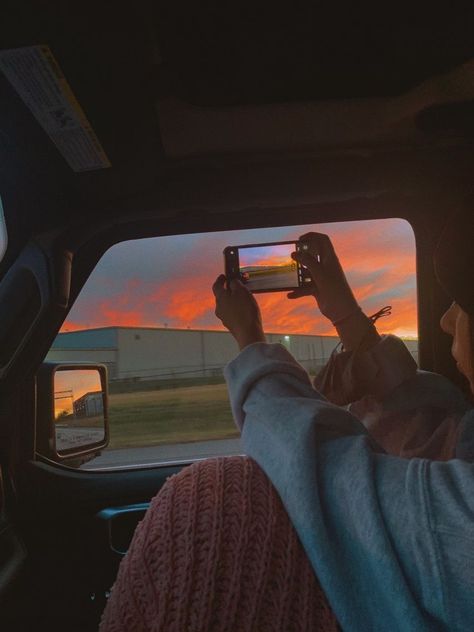 sunset car rides> #sunset #car #vibes #pretty #phone #picture #jeep #sky Car Sunset Pictures, Long Car Ride Aesthetic, Mahsa Core Vibe, Jaycie Core, Long Car Rides Aesthetic, Road Trip Essentials For Teens, Car Rides With Friends, Car Vibes Aesthetic, Aesthetic Car Ride