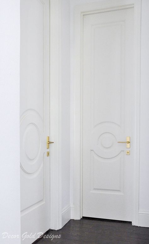 gorgeous solid interior doors #homedetails #homeupgrades #interiordoors White Door Ideas, Gold Handles On White Interior Doors, White Doors Design, Gold Handles On White Doors, White Interior Doors Modern, White Doors With Gold Handles, White Door With Gold Handle, Modern Gold Door Handles, White Door Gold Handle