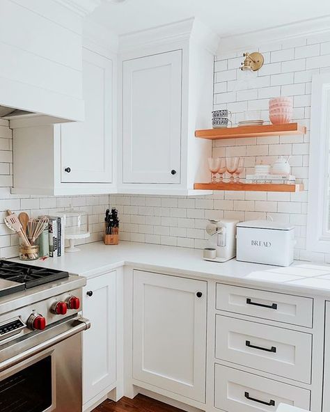 💙 one of the most fun parts about creating & selling products is seeing what others do with them in their homes.⠀ This lovely kitchen belongs to @purejoyhome.⠀She purchased & styled our best-selling bread bin, and I could not be more pleased with the results.  If you need a bread bin, hop to the link below to grab one of ours!   #breadbin #kitchenstorage #kitchenorganization #vintagestyle Bread Storage Ideas, Interior Design Living Room Warm, Farmhouse Bread Boxes, Daily Cleaning Schedule, All For One, Bread Storage, Bread Box, I Try, House Inspo