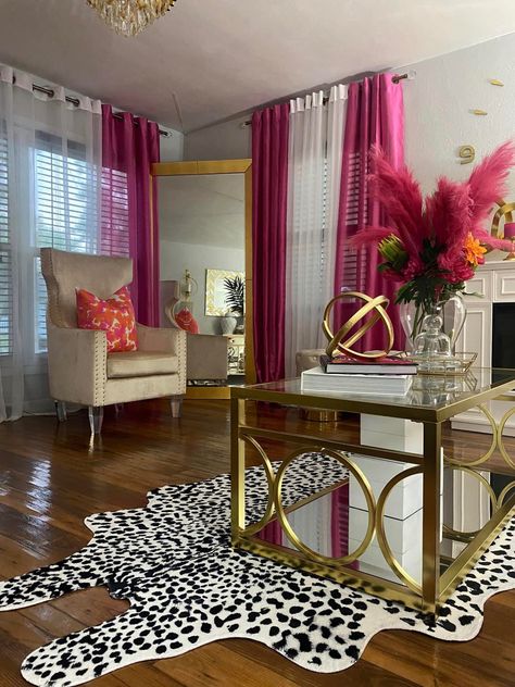 Fuschia Home Decor, Hot Pink Furniture Living Room, Fuschia Living Room Decor, Black And Jewel Tone Bedroom, Modern Glam Living Room Decor, She Cave Ideas For Women, Hot Pink Living Room, Comfy Home Decor, Eclectic Room Design