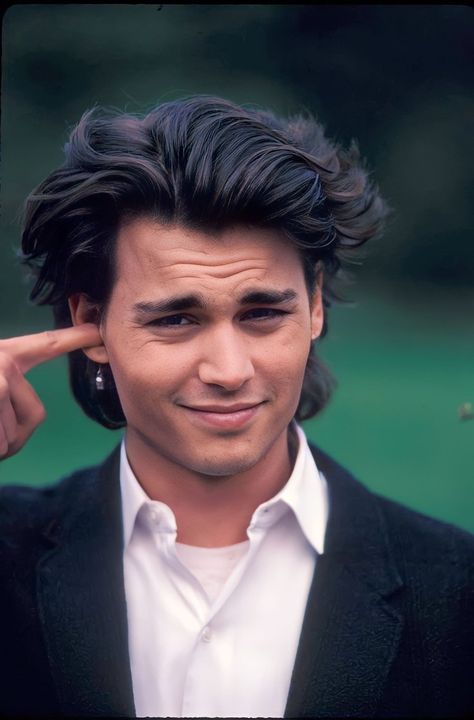 Johnny Depp Mullet, Johnny Depp Hairstyles Long, 90s Slicked Back Hair, Jhonny Deep 80, Johnny Depp Hairstyles, Curtain Mullet, Johnny Depp 1990, Johnny Depp Haircut, Johnny Depp Hair