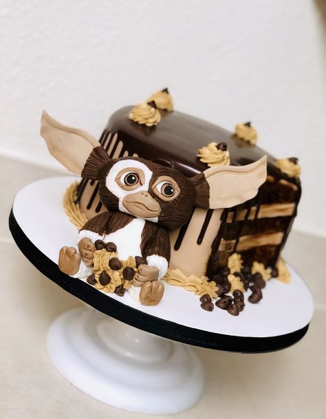 Gizmo cake Gremlins Birthday Party, Gremlins Cake, Gizmo Cake, Cake Walk, Crazy Cakes, Twin Birthday, Cute Birthday Cakes, Dessert Decoration, Halloween Desserts