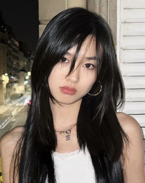 Asian Bangs Aesthetic, Asian Bangs Long Hair Straight, Long Black Hair Bangs Aesthetic, Long Hair With Bangs Japanese, Haircut Aesthetic, Long Black Hair With Bangs Korean, Asian Fits, Hime Haircut, Long Fringe Hairstyles