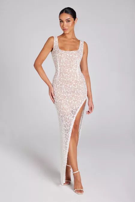 My girl dinner dress!! so good for brides! #LTKWedding #LTKSeasonal #LTKStyleTip Nadine Merabi, David Koma, Alexandre Vauthier, Outfit Jeans, White Dresses For Women, Shorts Casual, Reception Dress, Wedding Night, Lace Gown