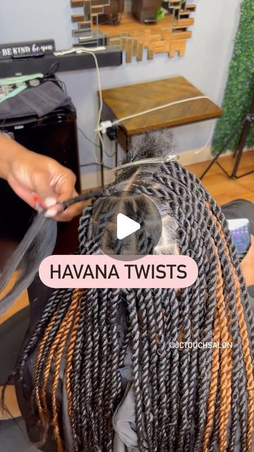 Medium Havana Twist, Havana Twist Tutorial, Senegalese Twists With Curls, Cuban Twist Hairstyles, Cuban Twists, Havana Twist Styles, Medium Twist Braids, Havana Braids, Havana Twist Hairstyles