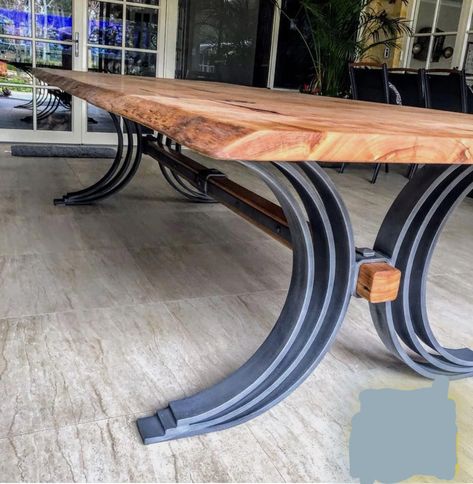 Meja Industrial, Diy Industrial Furniture, Easy Woodworking Ideas, Welded Furniture, Wood Table Design, Steel Table Legs, Industrial Design Furniture, Metal Furniture Design, Vintage Industrial Furniture