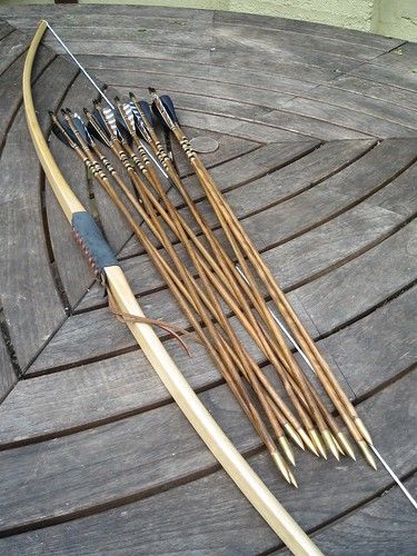 Traditional English Longbow | This bow is made from Ash for … | Flickr English Longbow, Archery Gear, Recurve Bows, Long Bow, Traditional Bow, Archery Bows, Archery Bow, Bowhunting, Traditional Archery