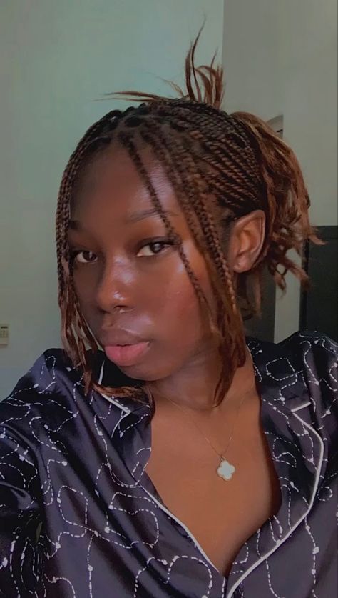 Black girls, trending layered braids, knotless braids, moesha braids Knotless Layered Braids, Layered Knotless Braids, Layered Braids, Knotless Braids, Braids, Hair Styles, Hair, Beauty, Plaits