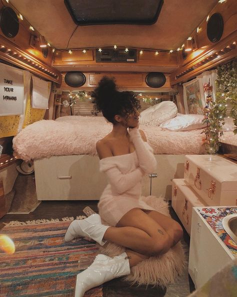 Jennelle Eliana on Instagram: “I look like my bed🐷” Jennelle Eliana, Gmc Vandura, Van Life Aesthetic, Bus Living, Campervan Life, Van Life Diy, Bus Life, Van Home, Van Living