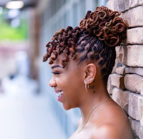 Dreadlock Wedding Hairstyles, Short Dreadlocks Styles, Dreads Styles For Women, Loc Updo, Twisted Hair, Short Locs Hairstyles, Faux Locs Hairstyles, Dreadlock Styles, Afro Style