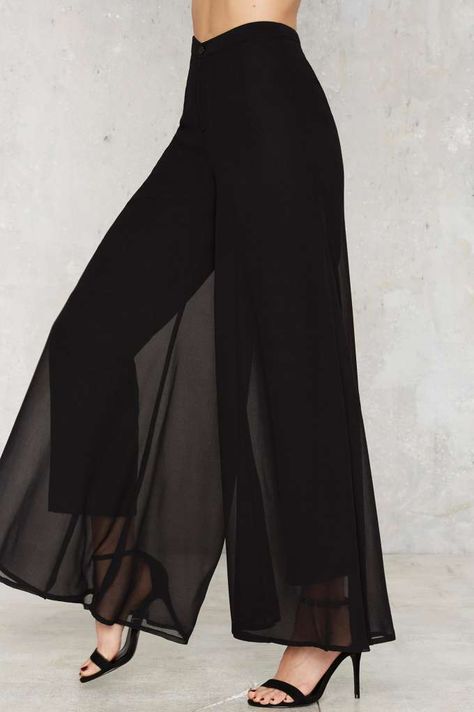 Flow What Wide Leg Pants - Clothes | Valentine's Day | Wide Leg + Flare Stile Hijab, Mode Kimono, Stylish Dresses For Girls, Designs For Dresses, Stylish Dress Designs, Fancy Pants, Indian Fashion Dresses, Moda Vintage, Outfit Idea