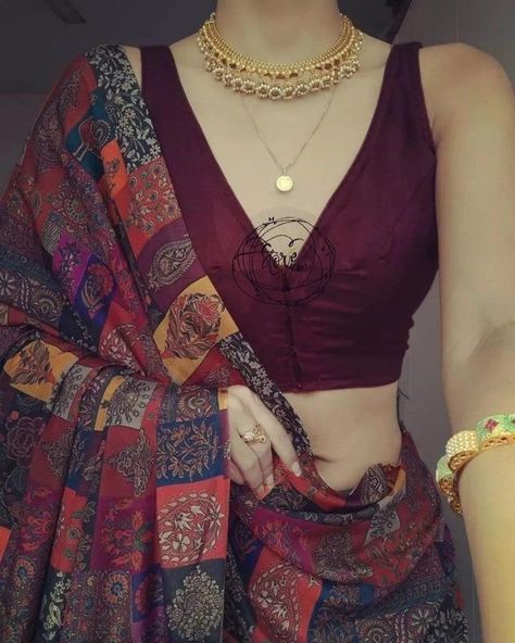 Blouse Sabyasachi, Deep Neck Blouse, Silk Sari Blouse, Saree Jacket Designs, Designer Saree Blouse, Saree Jackets, Wedding Bridesmaid Dress, Blouse Designs High Neck, Saree Blouse Styles