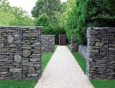 Gabion Garden Fencing, Gardenista. Greg Yale's Southampton house. Gabion Retaining Wall, Private Idaho, Landscape Details, Gabion Fence, Gabion Wall, Construction Ideas, Walled Garden, Dry Stone, Retaining Walls