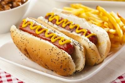 Use the Foreman Grill to make hot dogs for your next gathering! Foreman Grill Recipes, Grilled Hotdogs, Grill Hot Dogs, Grill Favorites, George Foreman Recipes, Grill Foods, Indoor Grill Recipes, Grilled Burger Recipes, Making Hot Dogs