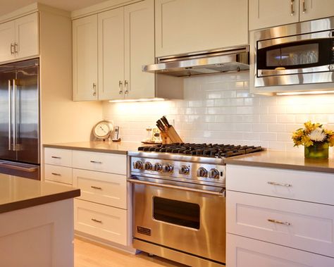 Microwave in cabinetry; not over stove. Don't let the microwave become the visual focus of the kitchen! Microwave Placement, Mounted Microwave, Microwave Cabinet, Stainless Steel Stove, Microwave Drawer, Microwave In Kitchen, Kitchen Images, Built In Microwave, Upper Cabinets