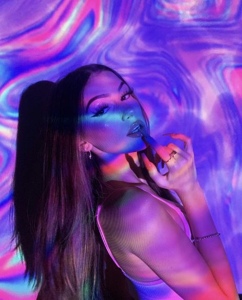 Julia Merekoulias, Art Identity, Neon Photoshoot, Projector Photography, 750 Shein Gift Card, 500 Amazon Gift Card, Amazon Gift Card Giveaway, Shein Gift Card, Neon Girl