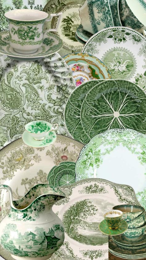 Green And White China, Green China Dishes, Toile Plates, Lavenders Blue Dilly Dilly, Green Aurora, Chinese Theme, Fancy Dishes, Green China, Green Plates