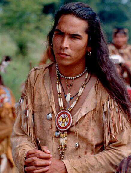 Eric Schweig “Last of the Mohicans”, “Huck” and many other films.... Eric Schweig, The Last Of The Mohicans, Last Of The Mohicans, Native American Actors, Moda Hippie, Native American Warrior, Native American Images, Native American Men, Indian Pictures