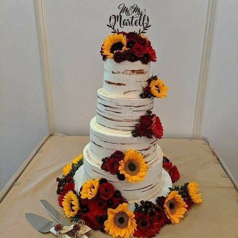 Sunflowers And Red Roses, Country Cake, Sunflower Wedding Cake, Sunflower Wedding Decorations, Sunflowers And Roses, Sunflower Themed Wedding, Rustic Wedding Cake Toppers, Romantic Wedding Cake, Personalized Wedding Cake Toppers