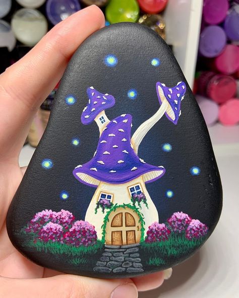 Cottagecore Painting, Stones Painting, Mushroom Paint, Whimsical Art Paintings, Garden Rock Art, Diy Rock Art, Mushroom Drawing, Arte Alien, Painted Rocks Kids