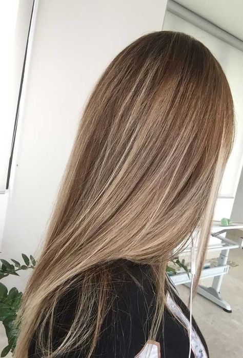 Taupe Hair, Beautiful Light Brown Hair, Light Brown Hair Color, Straight Layered Hair, Brunette Hair With Highlights, Brown Hair Color, Hair Color Light Brown, Long Hair Color, Peinados Fáciles Para Cabello Corto