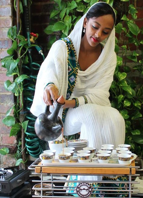 Ethiopia Coffee, Habesha Women, Eritrean Culture, Ethiopian Coffee Ceremony, Coffee Ceremony, Cultural Foods, Ethiopian People, Cafe Culture, Ethiopian Clothing