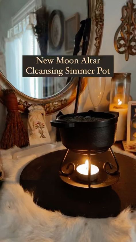 thewoodlandwitchh on Instagram: Altar Cleansing Simmer Pot✨ I just got home from a trip and can’t think of a better way to spend this New Moon than to reset myself and my… New Moon Altar, New Moon Simmer Pot Recipes, New Moon Simmer Pot, Full Moon Simmer Pot, Moon Altar, Moon Table, Simmer Pot Recipes, New Moon, V60 Coffee