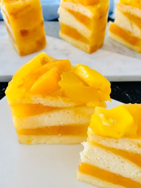 Peach Jelly Layer Sponge Cake – Dream To Cook Peach Gelatin Dessert, Gelatin Cake Recipe, Matcha Roll Cake, Lion Diet, Donut Peach, Layered Jello, Peach Jelly, Jelly Desserts, Jello Cake