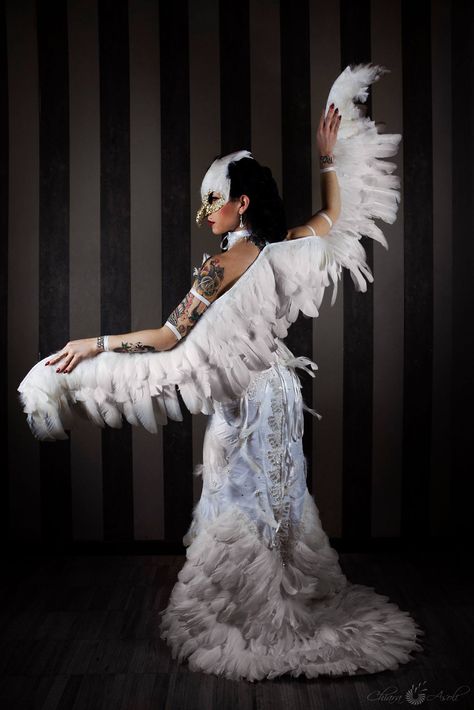 Vintage Bird Costume, Hedwig Costume Woman, Feather Costume Diy, White Owl Costume Women's, Peacock Burlesque Costume, Feather Costume Ideas, Bird Costume Ideas, Bird Dance Costume, Owl Costume Women's