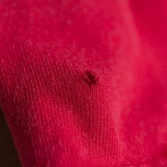 How to Mend a Small Hole in Cotton Clothing Visible Mending Stitches, Mending Clothes, Sewing Tricks, Sewing Alterations, Make Do And Mend, Visible Mending, Repair Clothes, Smart Ideas, Folding Clothes