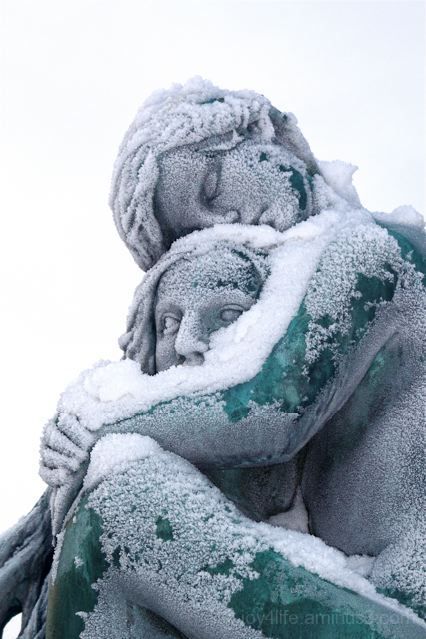 Winter Love, Frozen In Time, Snow Queen, Winter Aesthetic, Sculpture Installation, Dark Souls, Winter Colors, Sculptures & Statues, Magazine Art