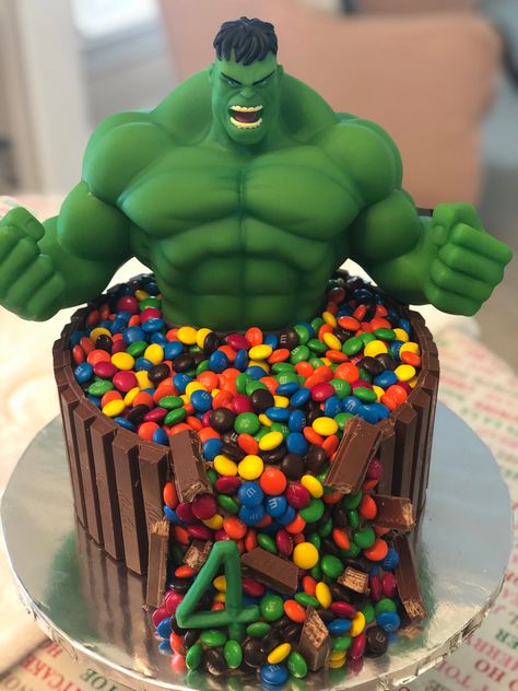 Diy Hulk Cake, Hulk Birthday Cake, Marvel Birthday Cake, Hulk Birthday Cakes, Hulk Cake, Hulk Birthday Parties, Spiderman Birthday Cake, Hulk Birthday, 6th Birthday Cakes