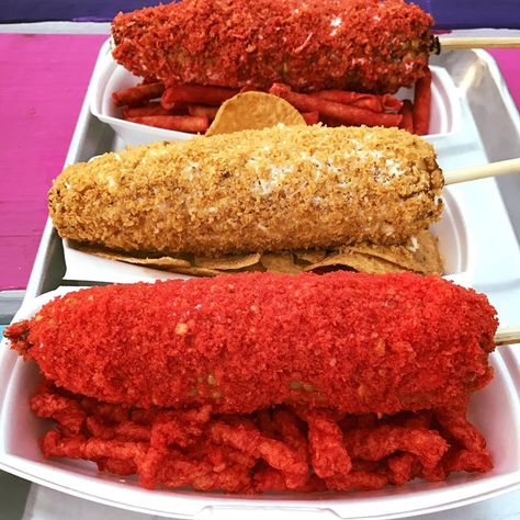 Elotes Revolcados con Hot Cheetos, Tostitos, or Takis. Mexican Snacks, Junk Food Snacks, Food Babe, Fair Food Recipes, Food Goals, Pretty Food, Food Cravings, I Love Food, Amazing Food