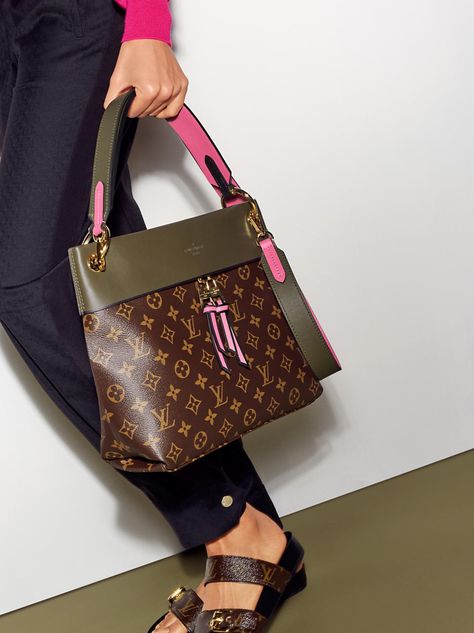 Pink & Army green monogram LV Τσάντες Louis Vuitton, New Louis Vuitton Handbags, Bag Wishlist, Gorgeous Handbags, Sac Louis Vuitton, Neverfull Gm, Buy Bags, Top Handbags, Handbag Heaven