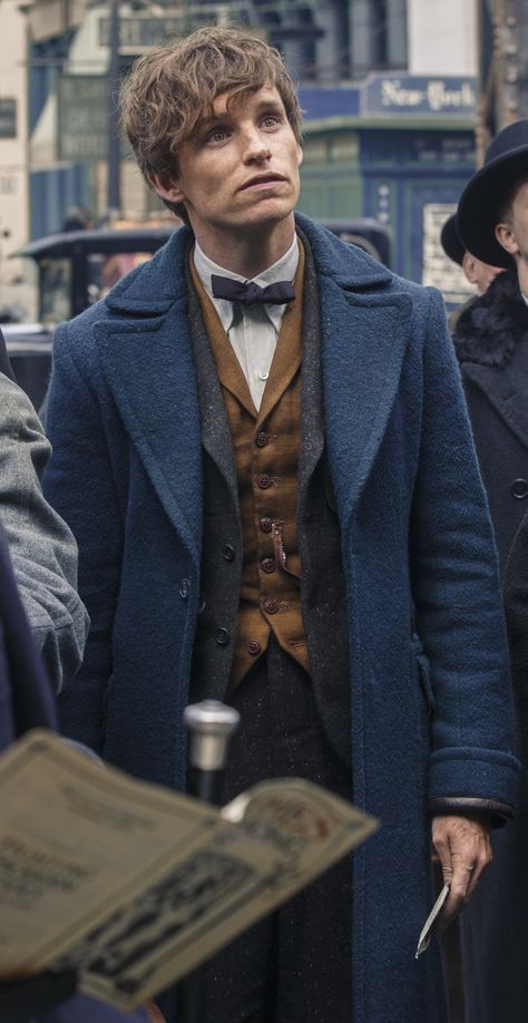 Hulu Movies, Newton Scamander, Movies Family, Fantasic Beasts, Stile Harry Potter, Fantastic Beasts Movie, Images Harry Potter, Newt Scamander, Eddie Redmayne