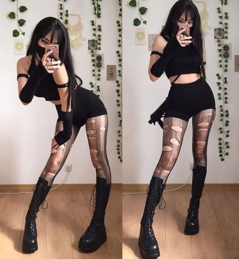 Goth Outfit, Dark Outfits, Foto Poses, Gothic Outfits, Goth Outfits, Alternative Outfits, Really Cute Outfits, Rave Outfits, Edgy Outfits