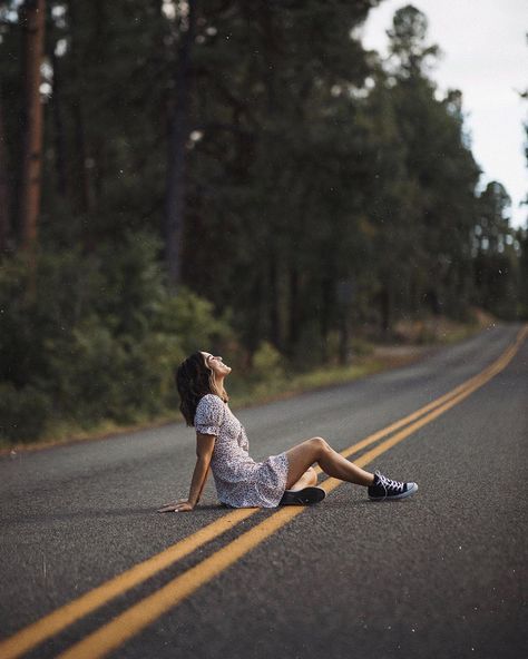 Chair In Road Photoshoot, Poses For Road Pictures, In The Road Photoshoot, Fall Road Photoshoot, Road Poses Photography, Road Pictures Ideas Photo Shoot, Middle Of The Road Photoshoot, Road Photoshoot Ideas, Road Trip Photo Ideas